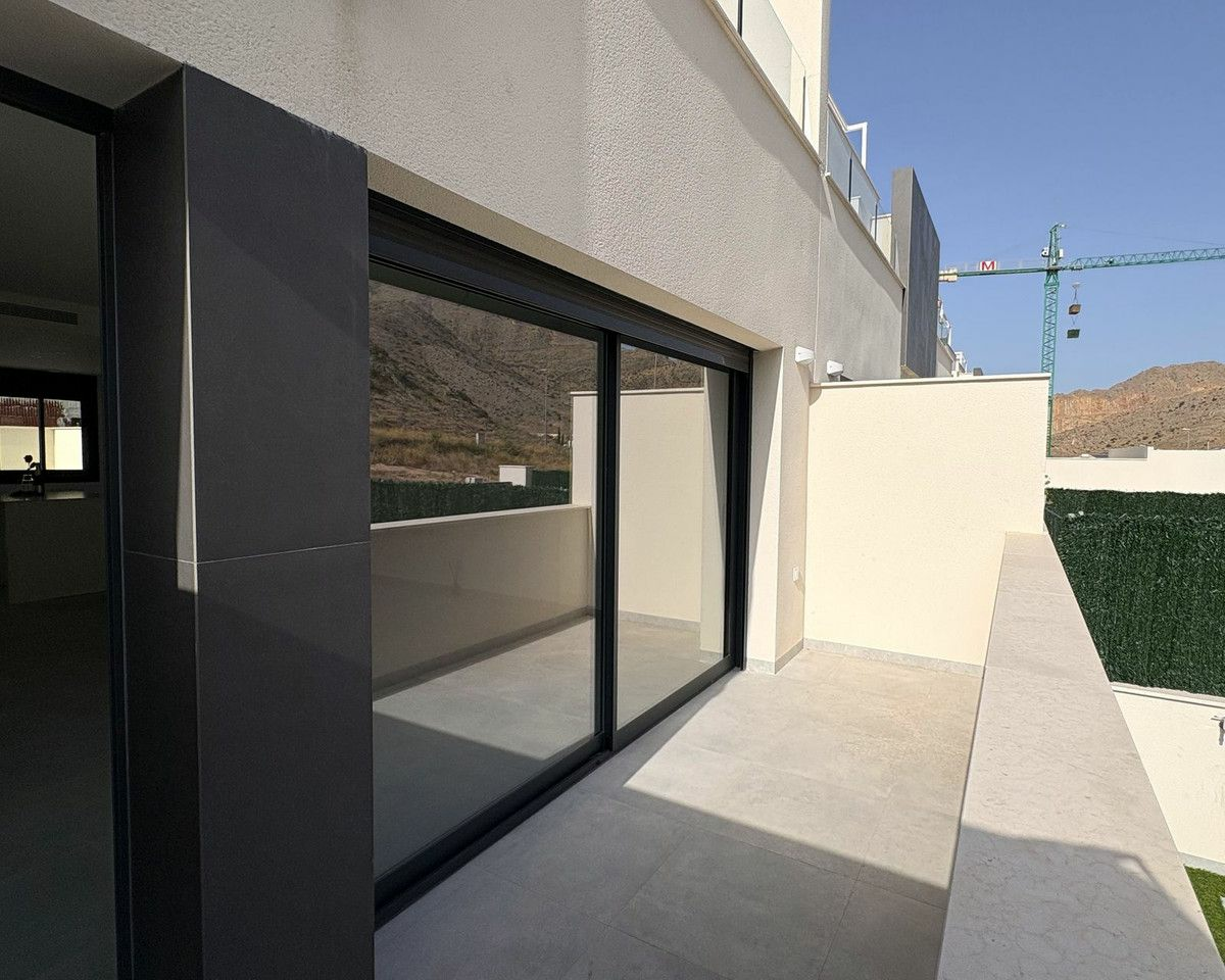 2-7-191b61 2-bedroom House In Cox, Spain (81 M²)