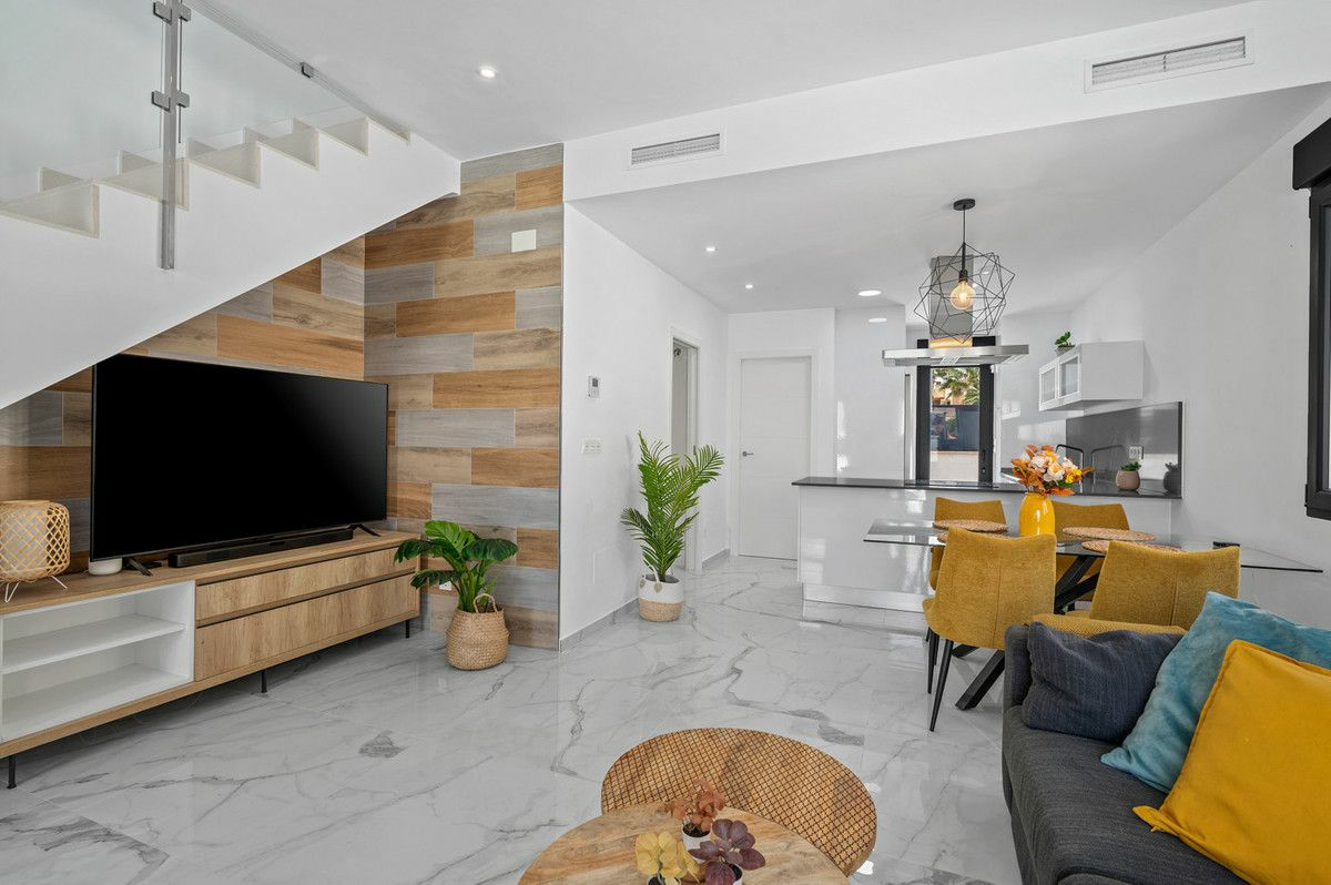 3-bedroom Villa In Torrevieja, Spain (105 M²)