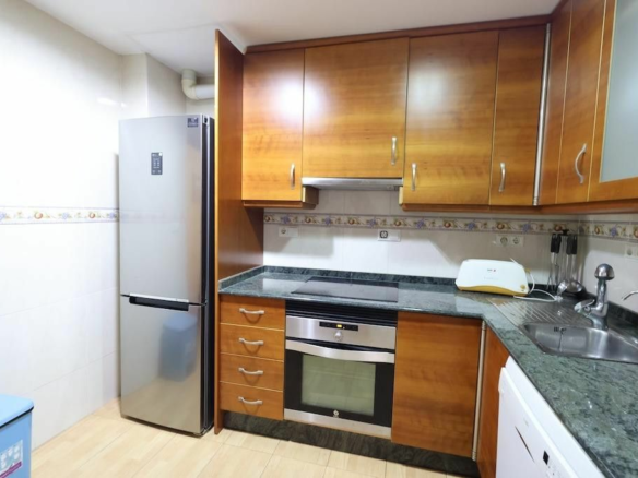 3-bedroom Apartment In Torrevieja, Spain (85 M²)