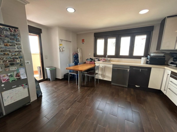 3-bedroom Apartment In Santiago De La Ribera, Spain (180 M²)