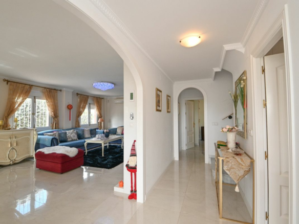 4-bedroom Villa In Torrevieja, Spain (234 M²)