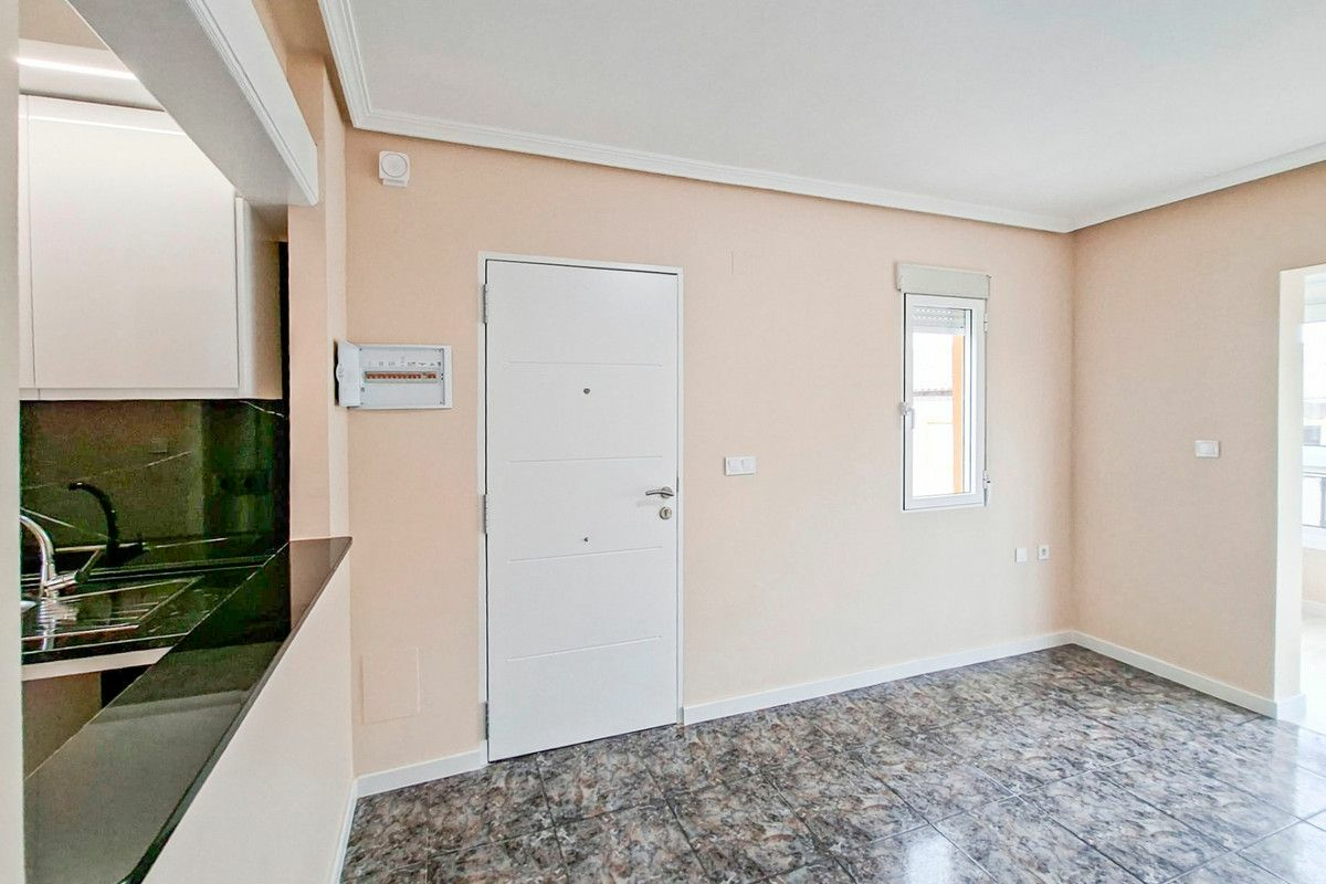 2-bedroom Villa In Torrevieja, Spain (51 M²)
