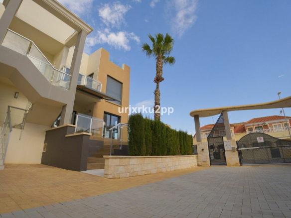 3-bedroom House In Orihuela Costa, Spain (100 M²)