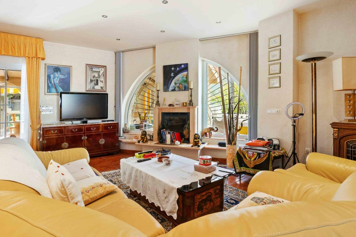 3-bedroom Villa In Cabo Roig, Spain (340 M²)