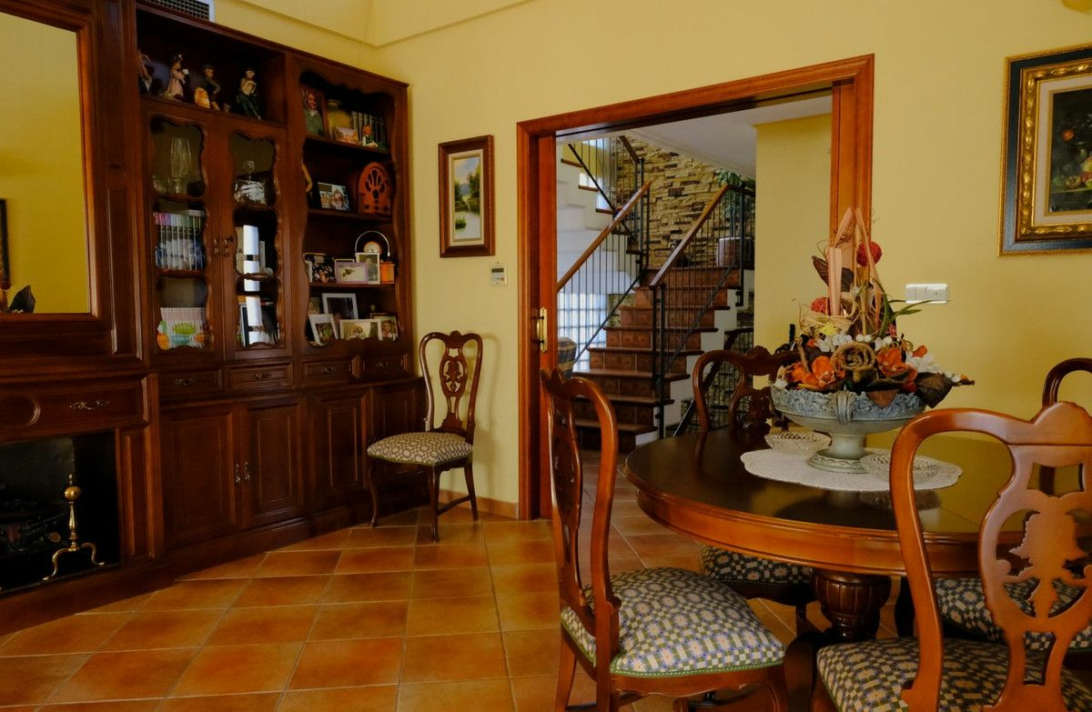 5-bedroom Villa In Orihuela, Spain (495 M²)