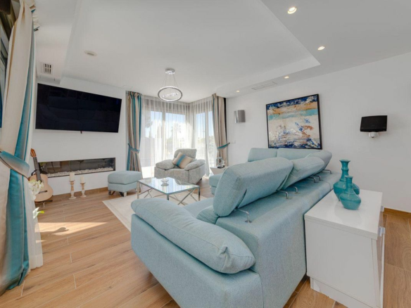 3-bedroom Villa In Orihuela Costa, Spain (461 M²)