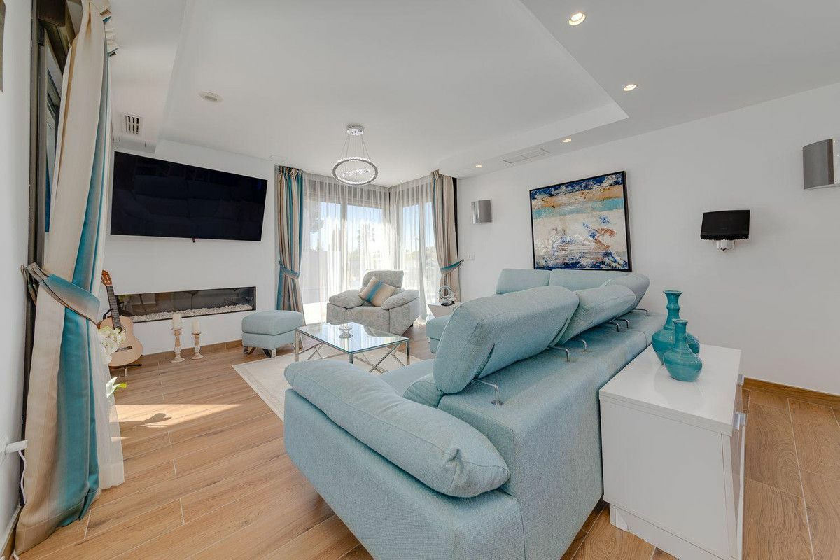 3-bedroom Villa In Orihuela Costa, Spain (461 M²)