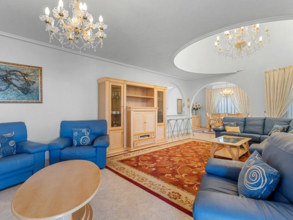 7-bedroom Villa In Rojales, Spain (179 M²)