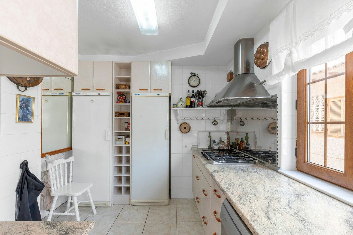 4-bedroom Apartment In Torrevieja, Spain (160 M²)