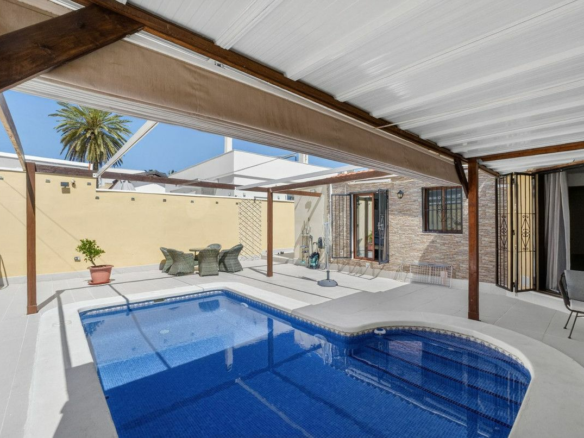 3-bedroom Villa In Torrevieja, Spain (130 M²)