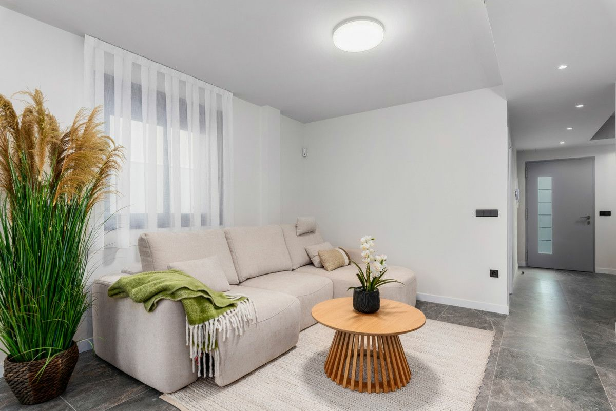 4-bedroom Villa In Pilar De La Horadada, Spain (121 M²)