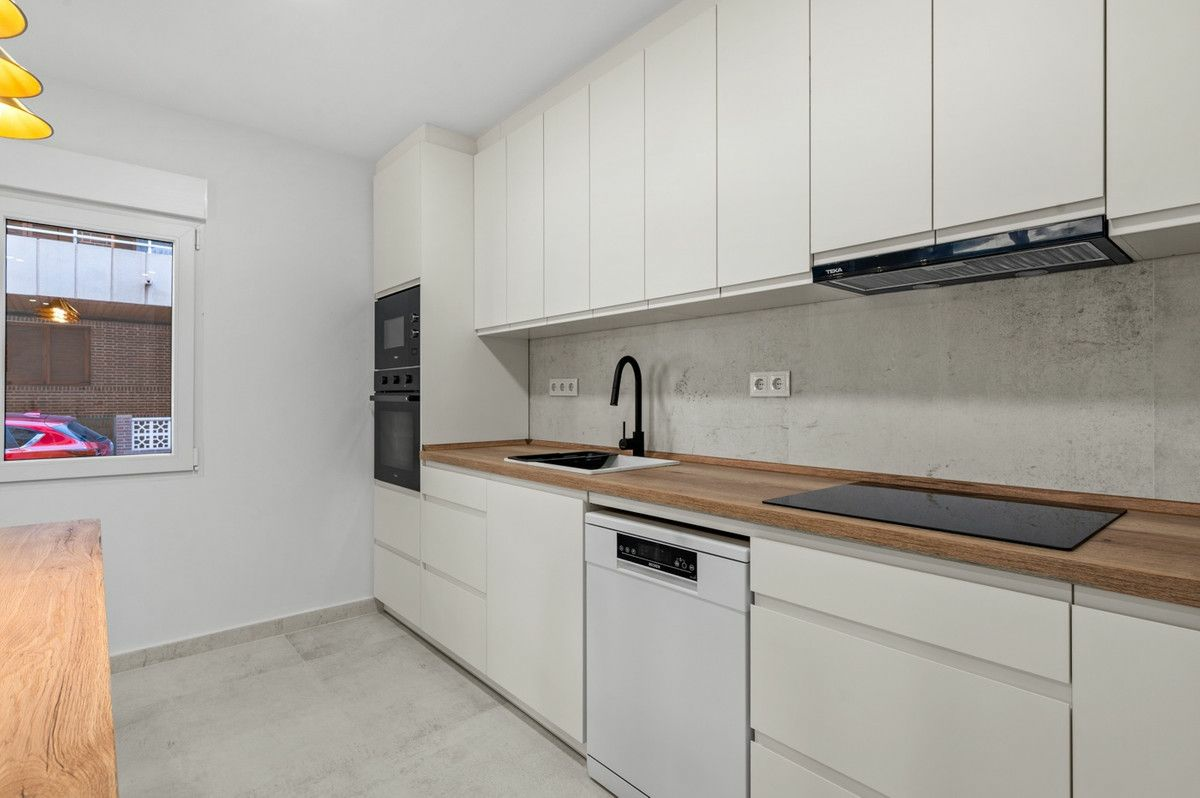 3-bedroom Apartment In Torrevieja, Spain (171 M²)