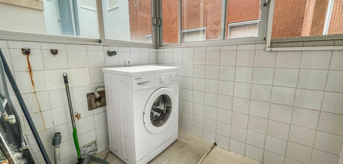 4-bedroom Apartment In Guardamar Del Segura, Spain (137 M²)