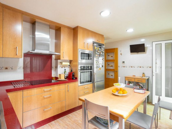 4-bedroom House In Los Alcázares, Spain (178 M²)