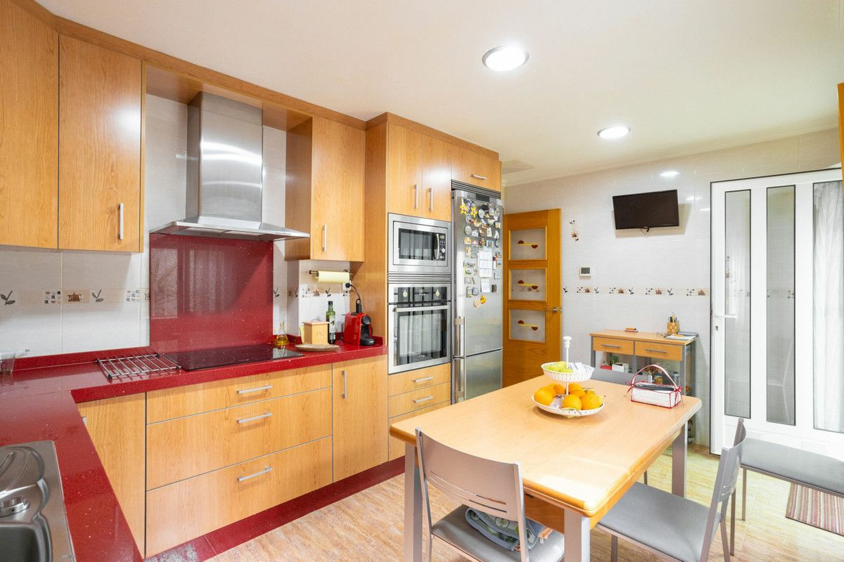 4-bedroom House In Los Alcázares, Spain (178 M²)