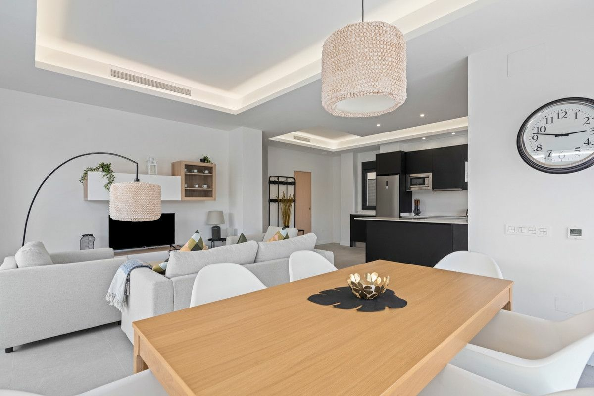 3-bedroom Villa In La Marina, Spain (226 M²)