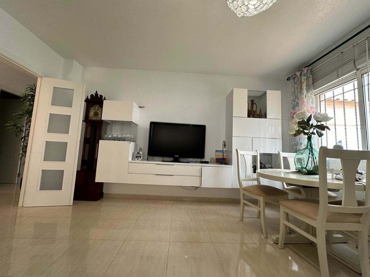 4-bedroom House In Los Alcázares, Spain (82 M²)