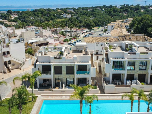 2-bedroom Apartment In Torrevieja, Spain (71 M²)