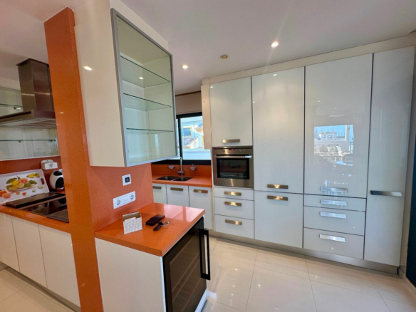2-bedroom Apartment In Guardamar Del Segura, Spain (160 M²)