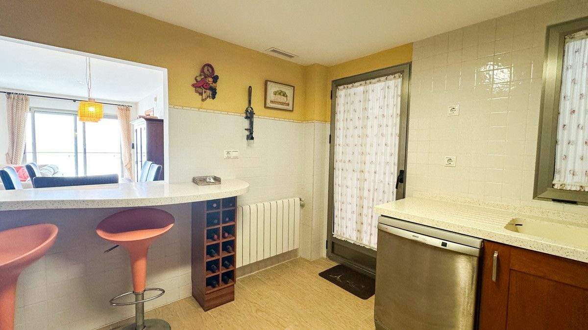 4-bedroom Apartment In Torrevieja, Spain (180 M²)