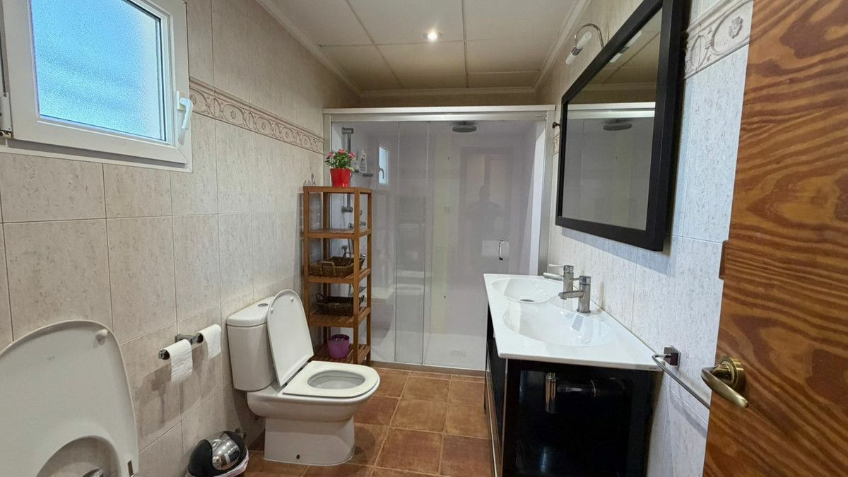 5-bedroom Villa In Orihuela, Spain (201 M²)