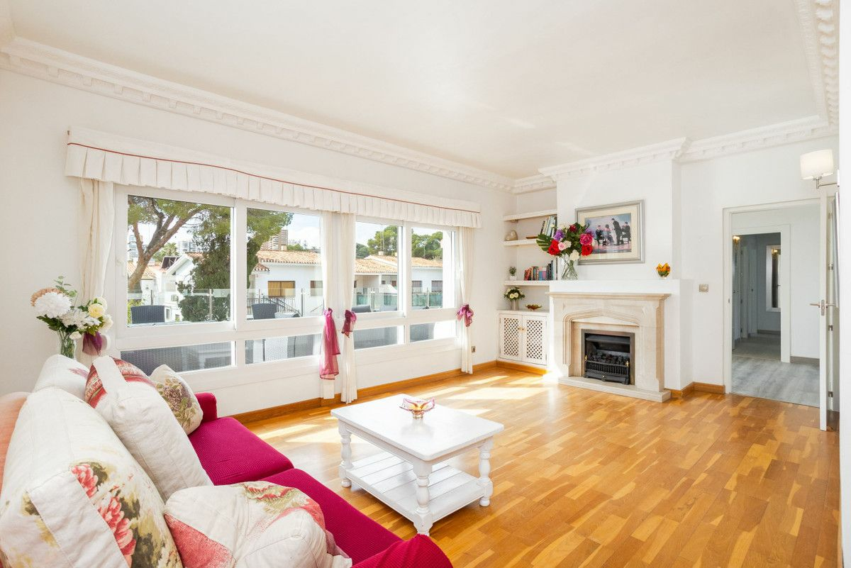 8-bedroom Villa In Orihuela Costa, Spain (446 M²)