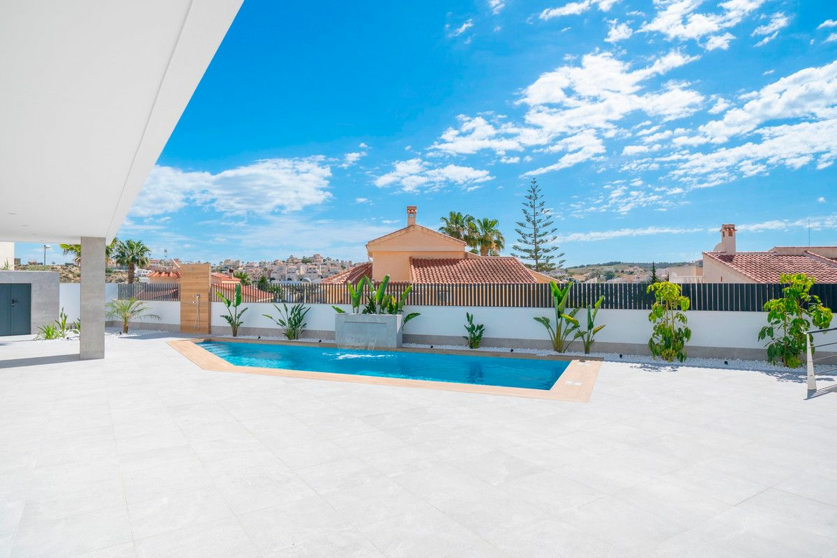 4-bedroom Villa In Rojales, Spain (203 M²)