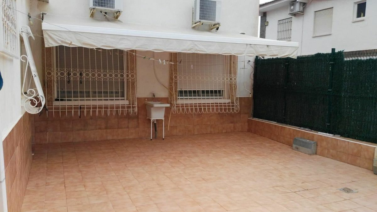 4-bedroom Apartment In Los Alcázares, Spain (145 M²)