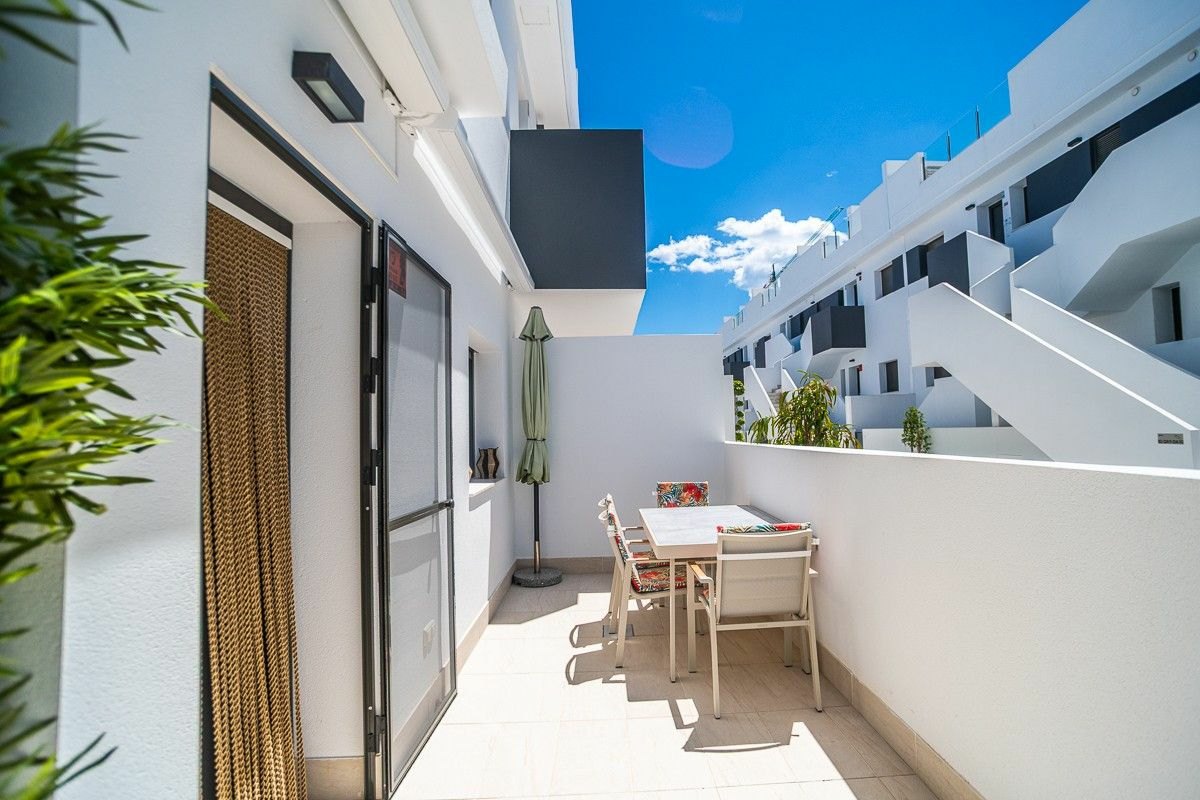 3-bedroom Apartment In Torrevieja, Spain (138 M²)