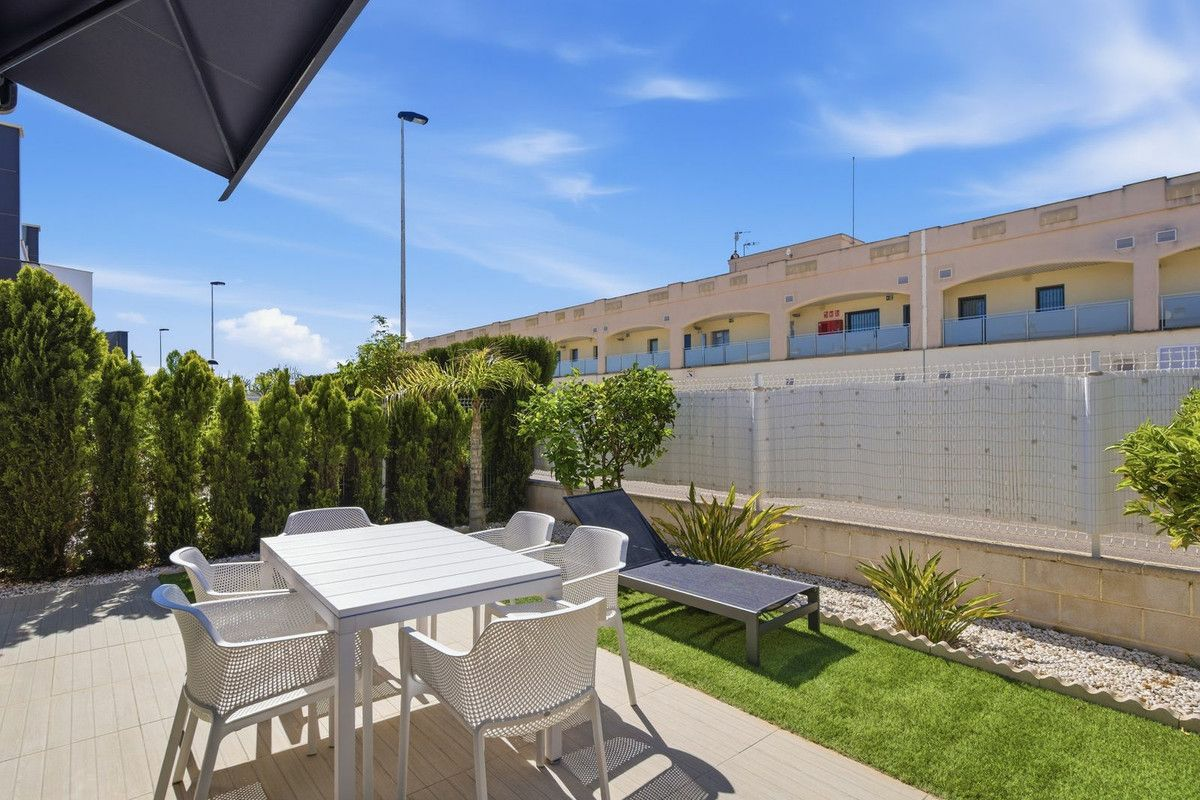 3-bedroom Villa In Orihuela Costa, Spain (99 M²)
