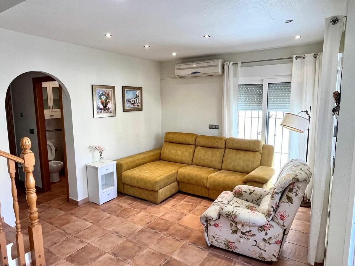 4-bedroom Villa In Pilar De La Horadada, Spain (155 M²)
