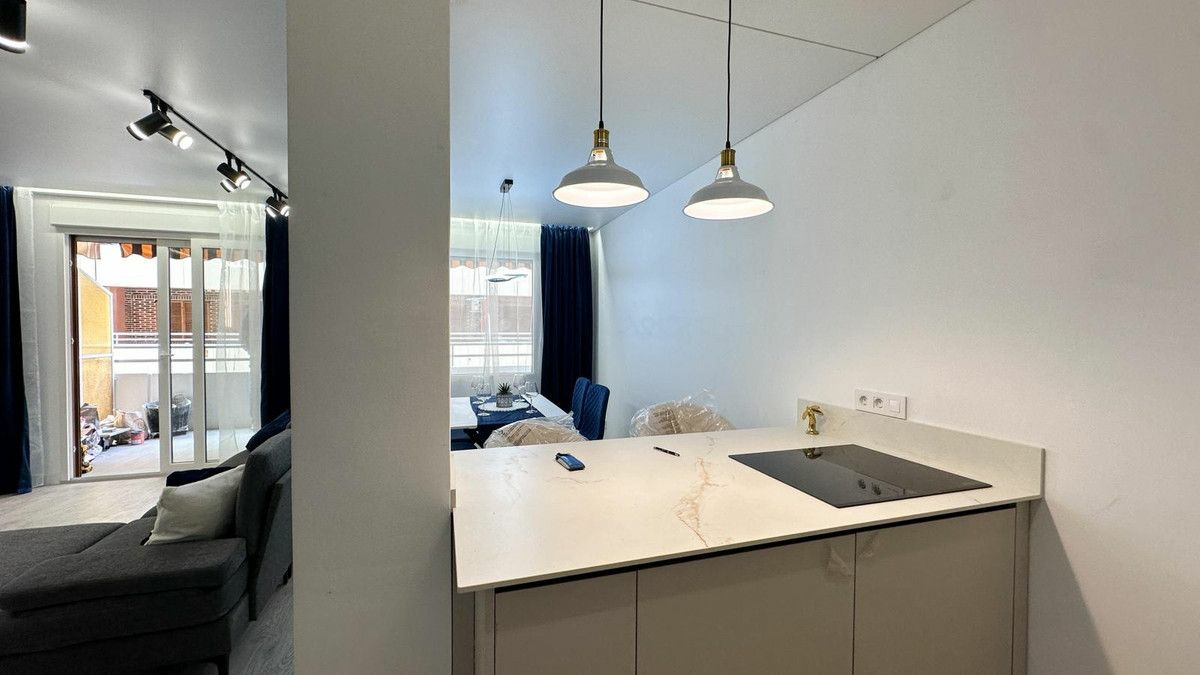 2-bedroom Apartment In Torrevieja, Spain (90 M²)