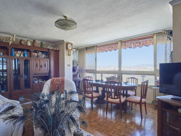 4-bedroom Apartment In Alicante, Spain (170 M²)