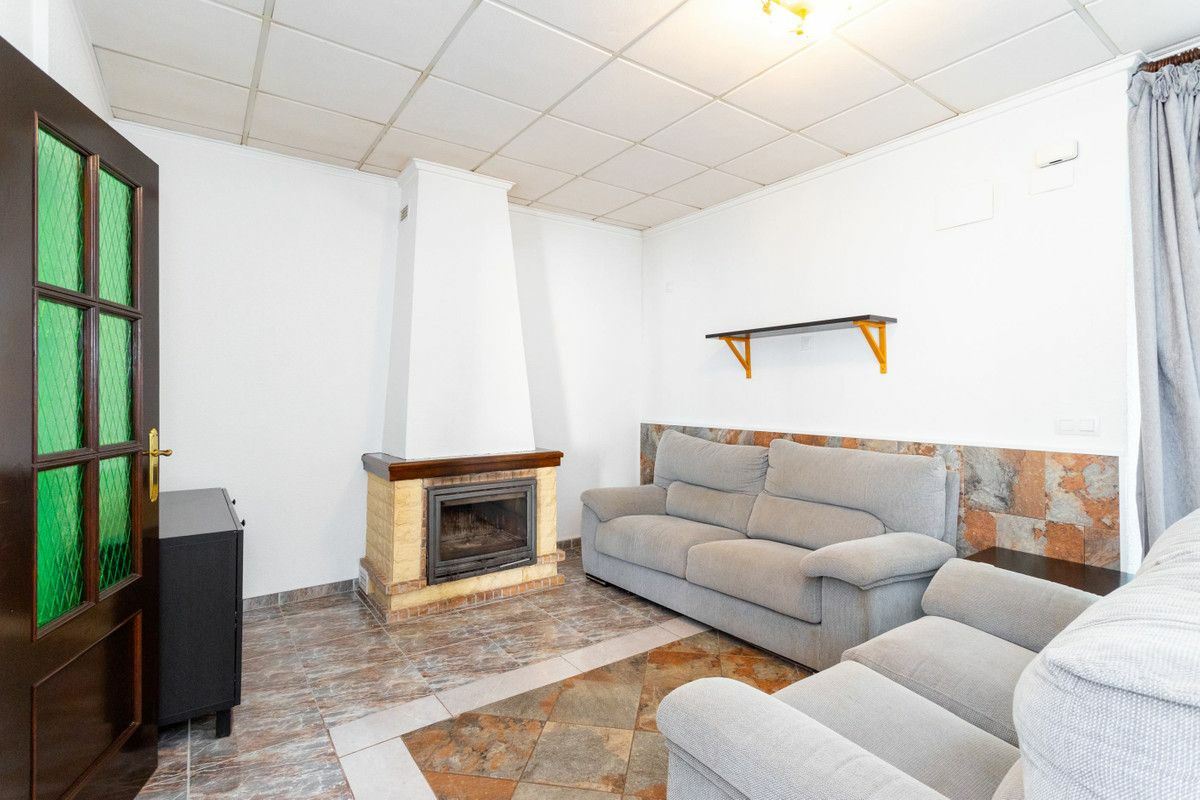 4-bedroom House In Los Montesinos, Spain (152 M²)