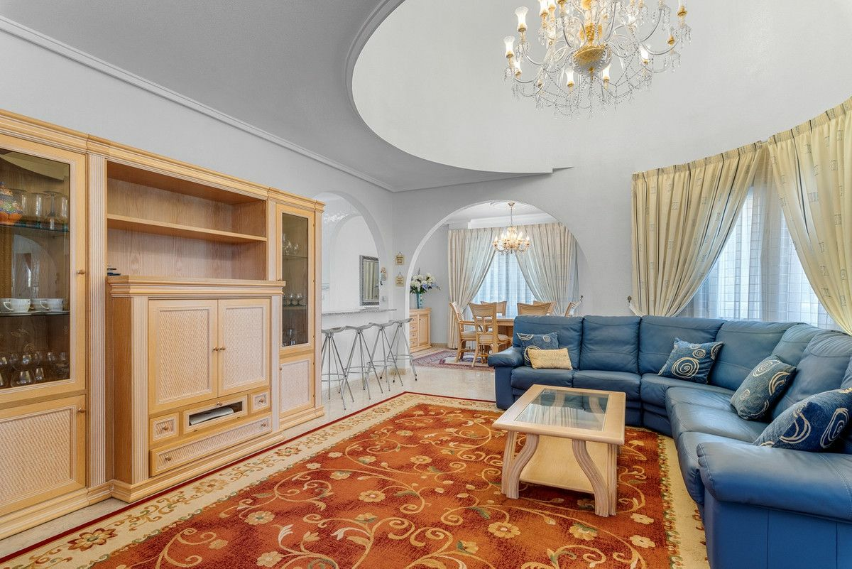7-bedroom Villa In Rojales, Spain (179 M²)