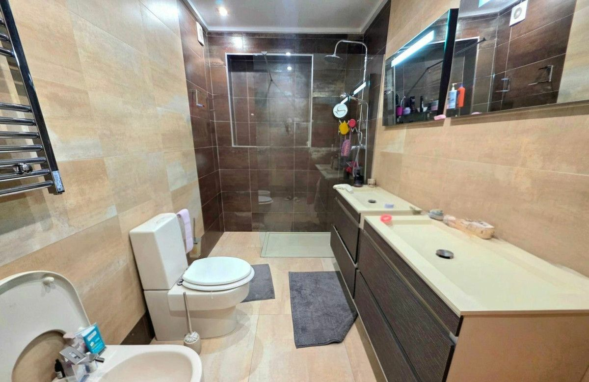 5-bedroom Villa In Orihuela Costa, Spain (265 M²)