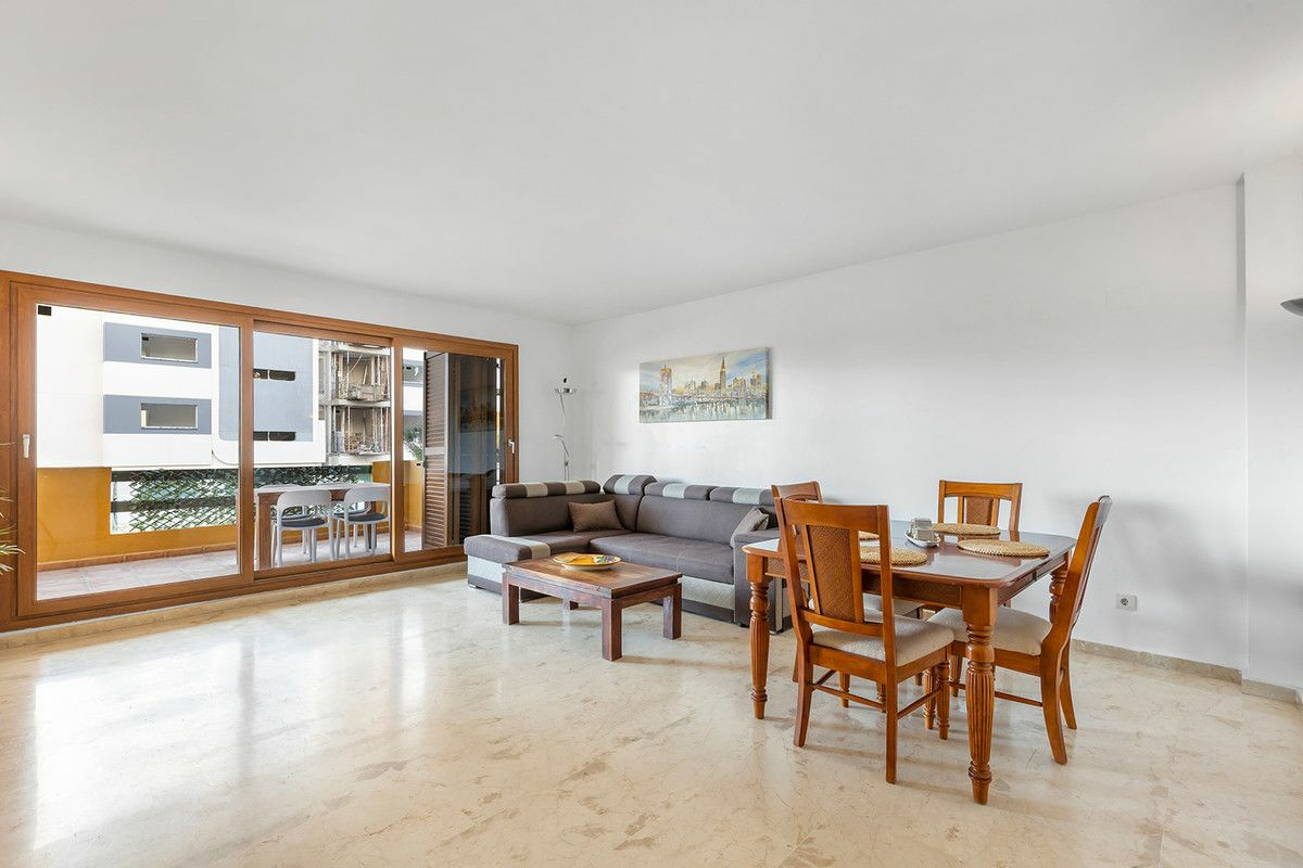 2-bedroom Apartment In Orihuela Costa, Spain (84 M²)