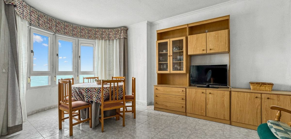 3-bedroom Apartment In Torrevieja, Spain (120 M²)