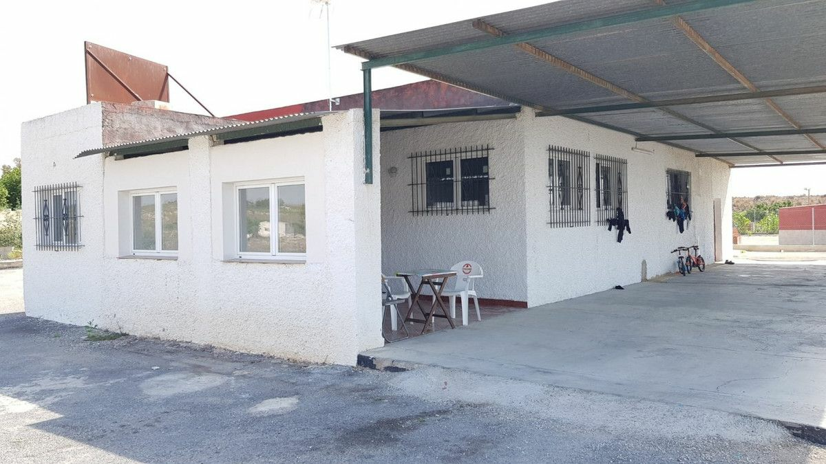 2-bedroom Country House In Los Montesinos, Spain (253 M²)