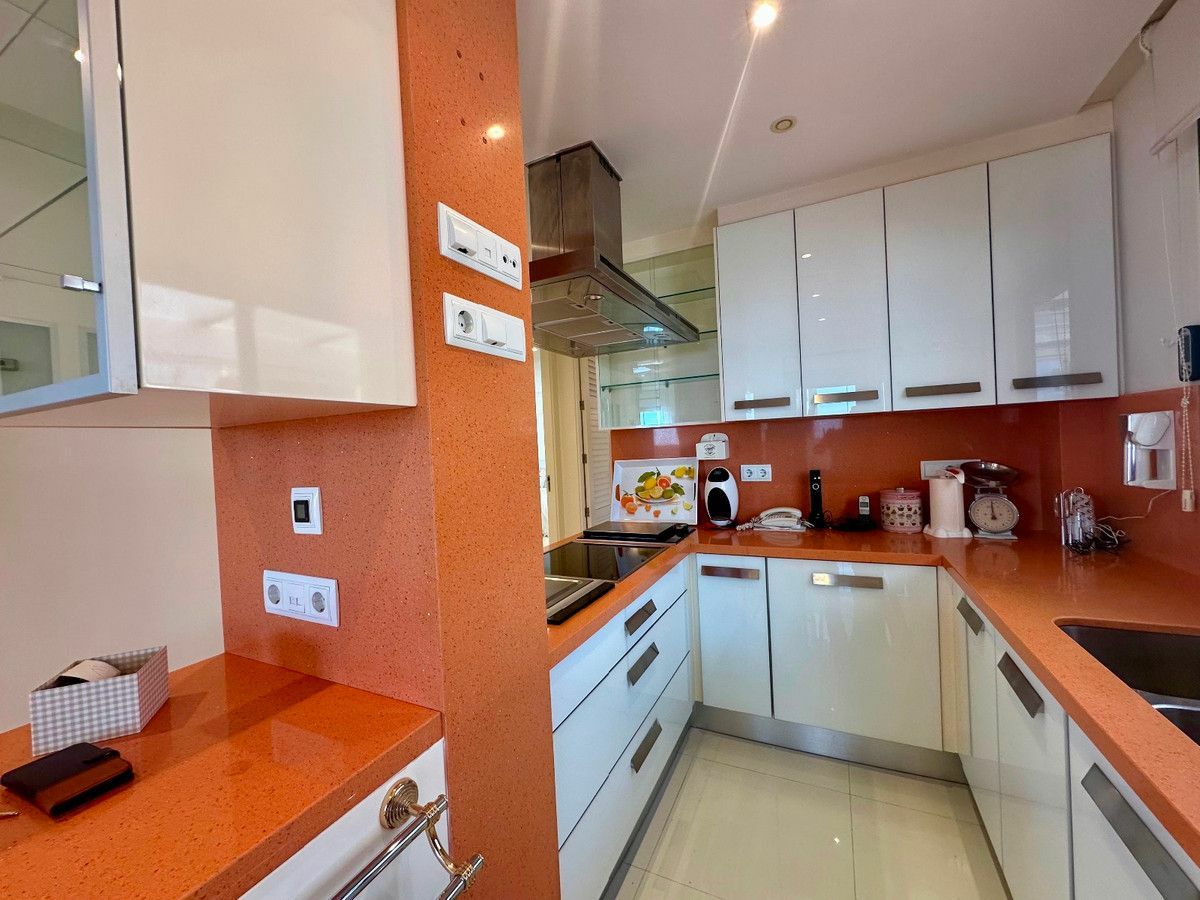 2-bedroom Apartment In Guardamar Del Segura, Spain (160 M²)