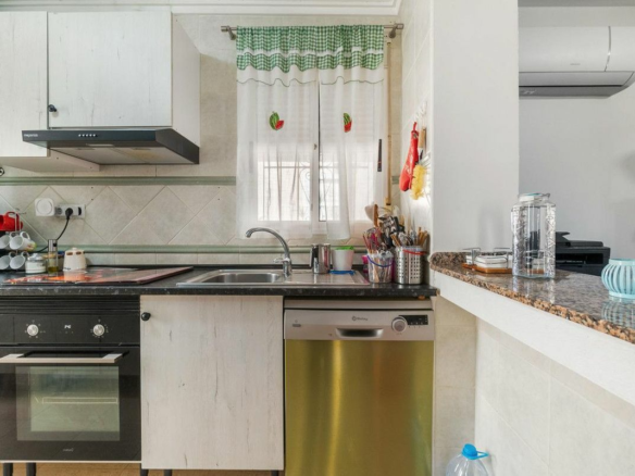 3-bedroom Villa In Torrevieja, Spain (105 M²)