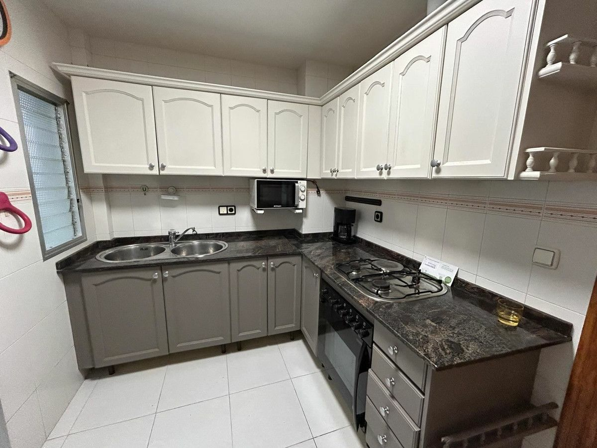 3-bedroom Apartment In Alicante, Spain (89 M²)