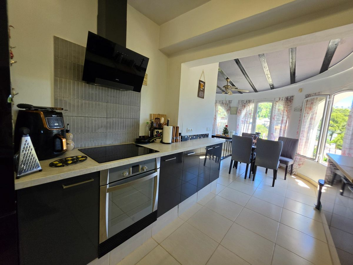 5-bedroom Villa In Algorfa, Spain (217 M²)