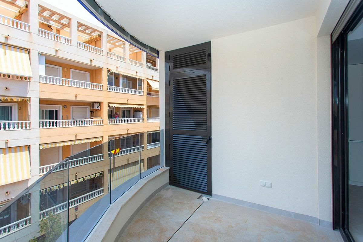 Apartment In Torrevieja