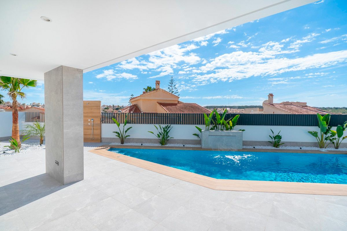 4-bedroom Villa In Rojales, Spain (203 M²)