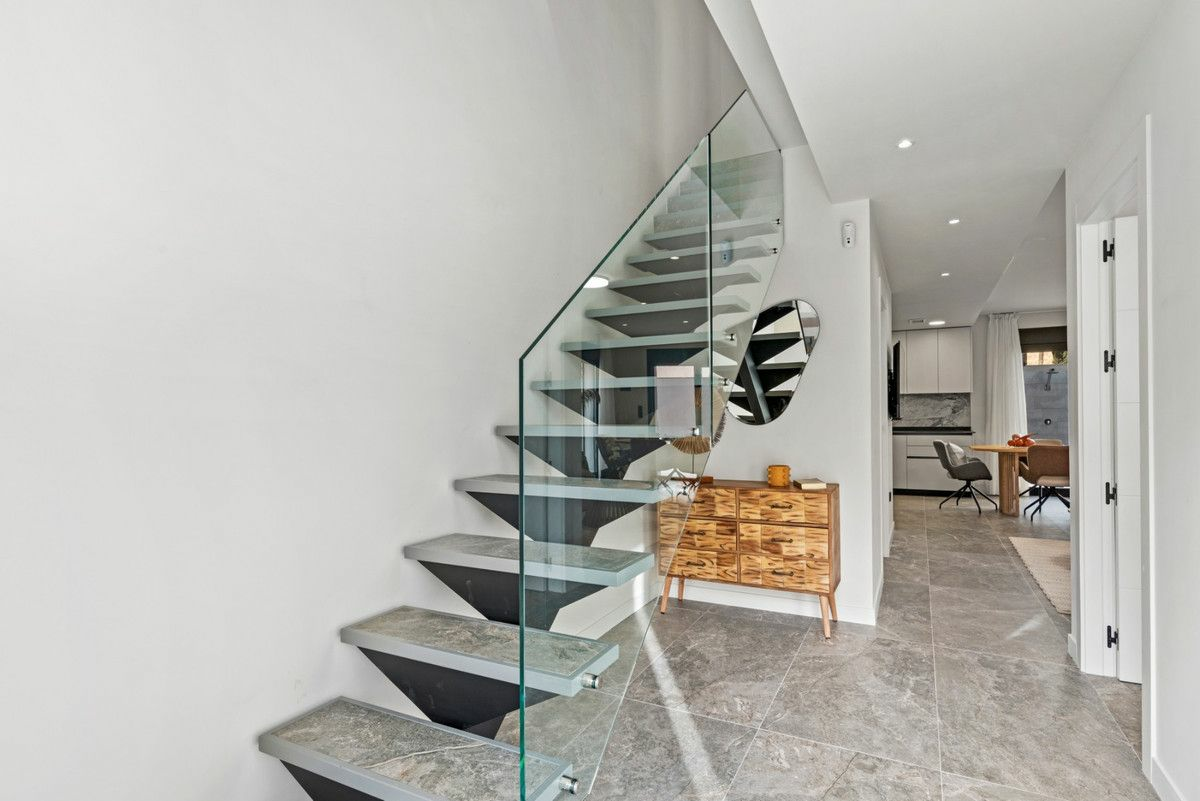 4-bedroom Villa In Pilar De La Horadada, Spain (121 M²)