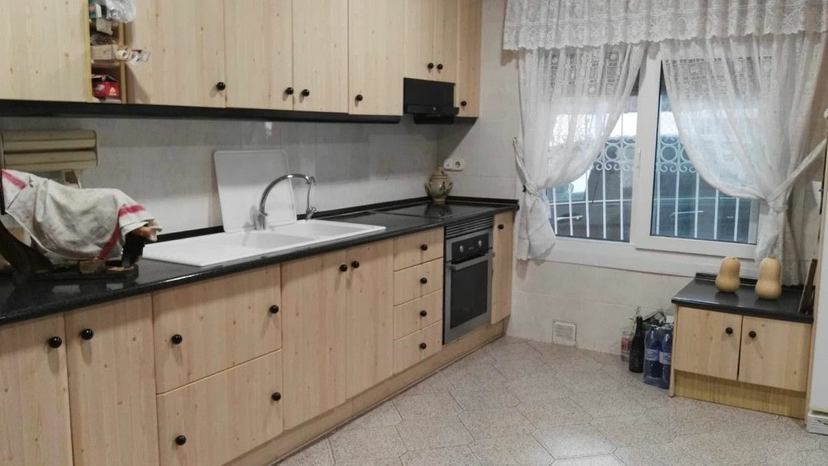 4-bedroom Apartment In Los Alcázares, Spain (145 M²)