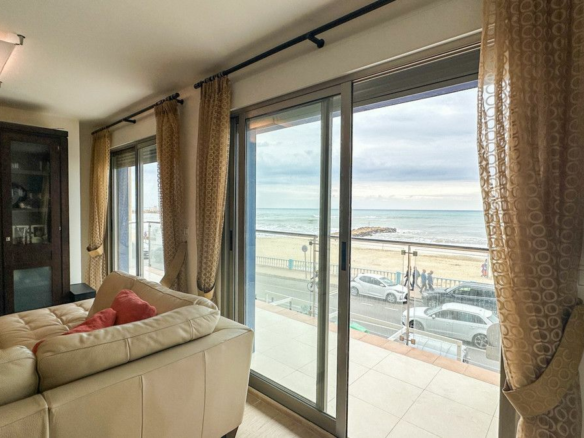 4-bedroom Apartment In Torrevieja, Spain (180 M²)