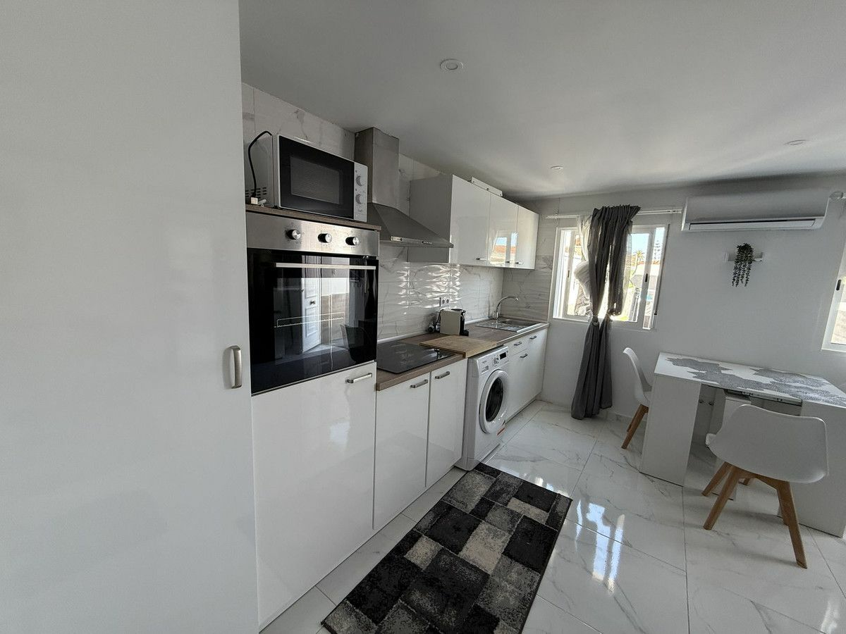 2-bedroom Villa In Torrevieja, Spain (57 M²)
