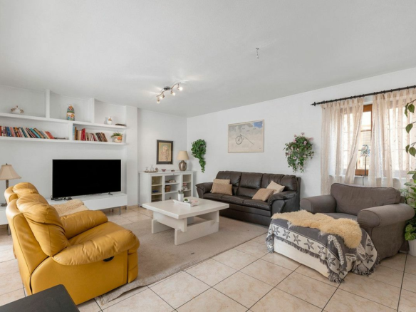 4-bedroom Apartment In Torrevieja, Spain (160 M²)